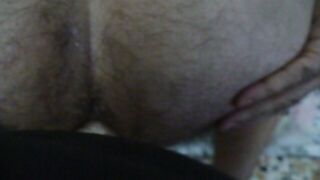 lei gioca con lo strap on