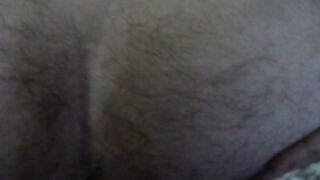 lei gioca con lo strap on