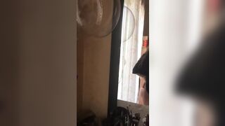 Mi mostro allo speccio in intimo