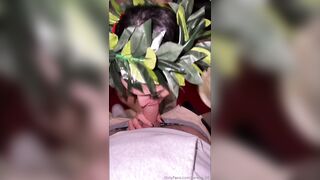 Festeggia la laurea con un pompino