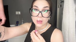 Pompino rilassante sul letto