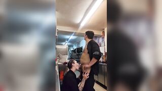 Cuochi italiani trombano in cucina