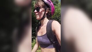 Anteprima del video: Al ritorno dalla gita in mountan bike trona a trombare a casa